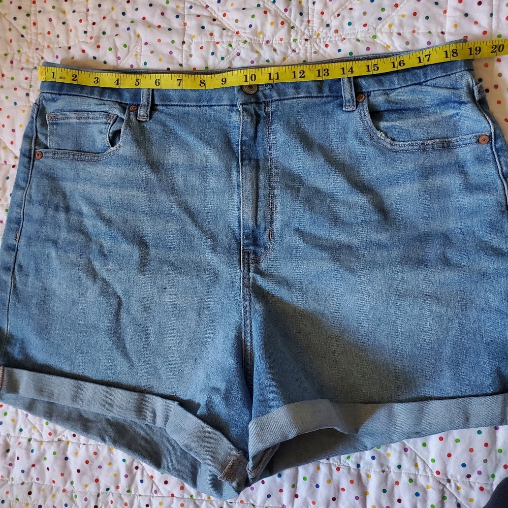 American Eagle stretch Curvy mom short size 18. - Picture 9 of 12